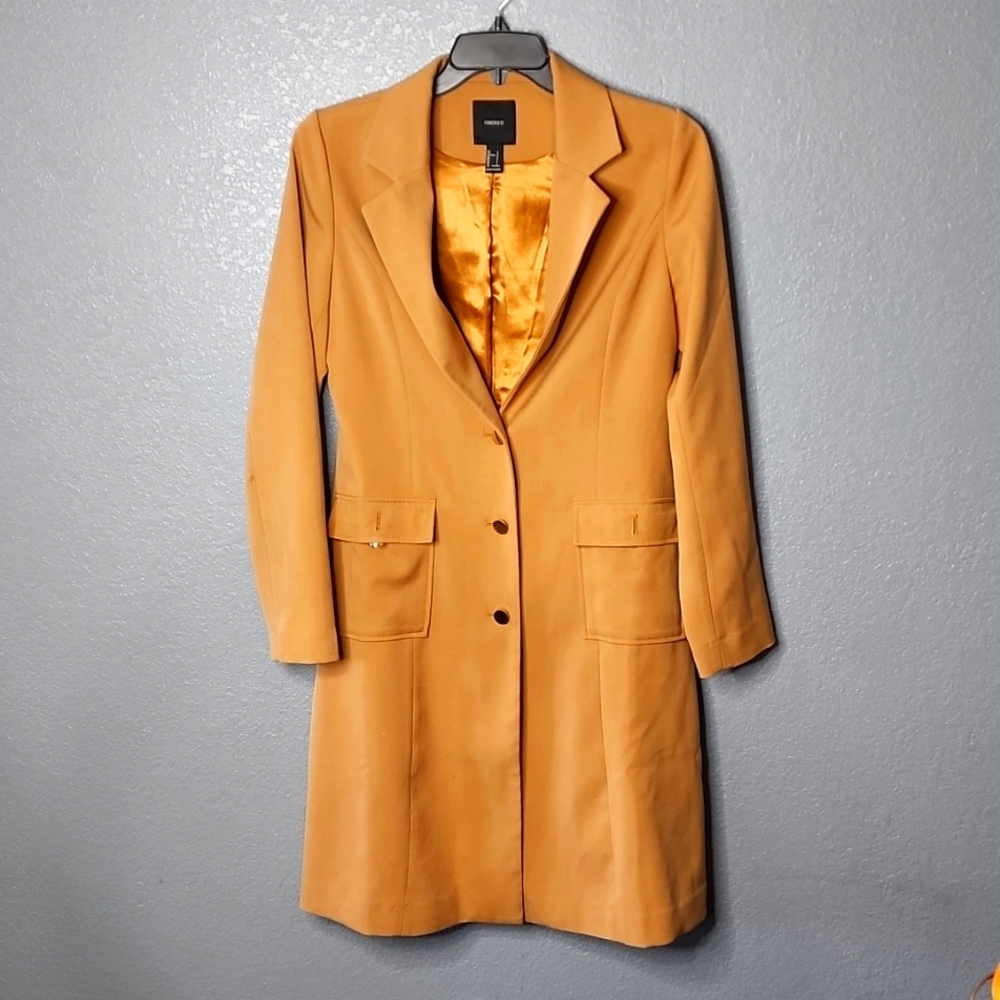 Double-Breasted Trenchcoat